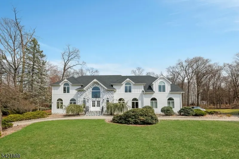 718 High Woods Dr, Franklin Lakes, NJ 07417 - #2