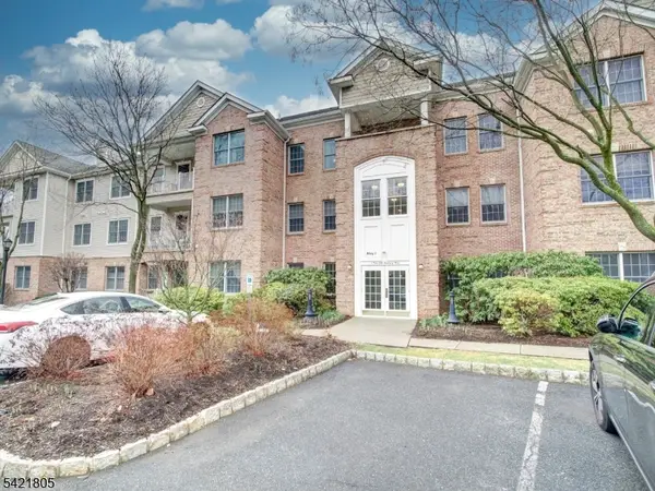 9 Zachary Way, Mount Arlington Boro, NJ 07856