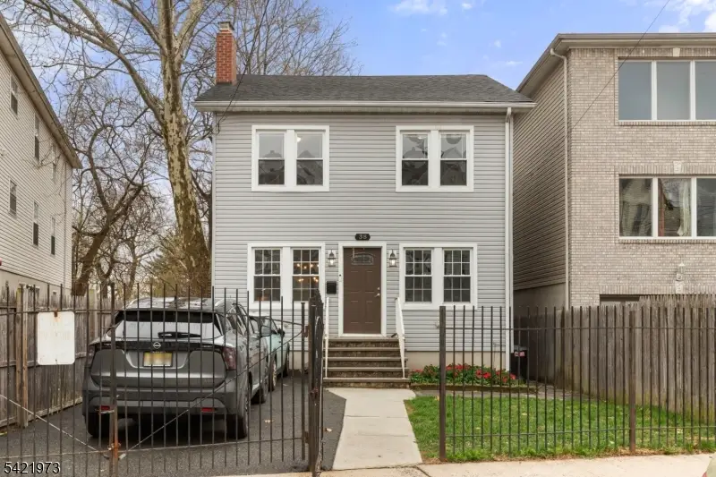 38 Hinsdale Pl, Newark, NJ 07104 - #1