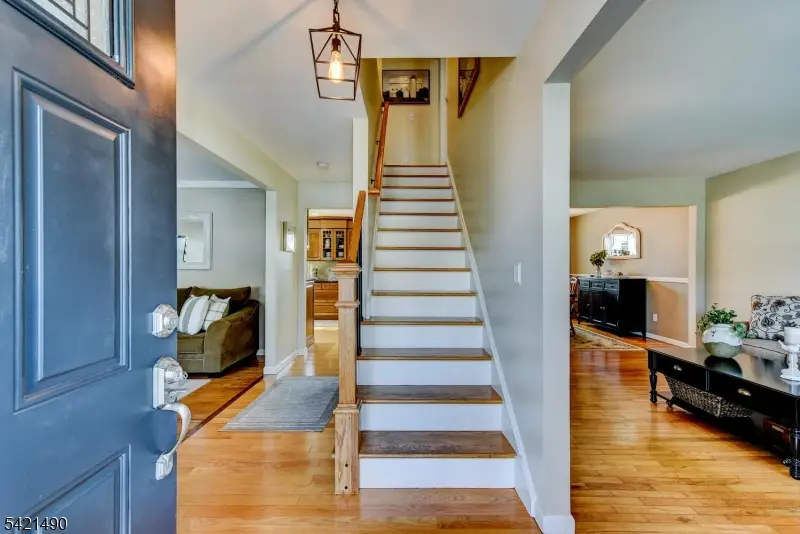 8 Loretta Ln, Oak Ridge, NJ 07438 - #2