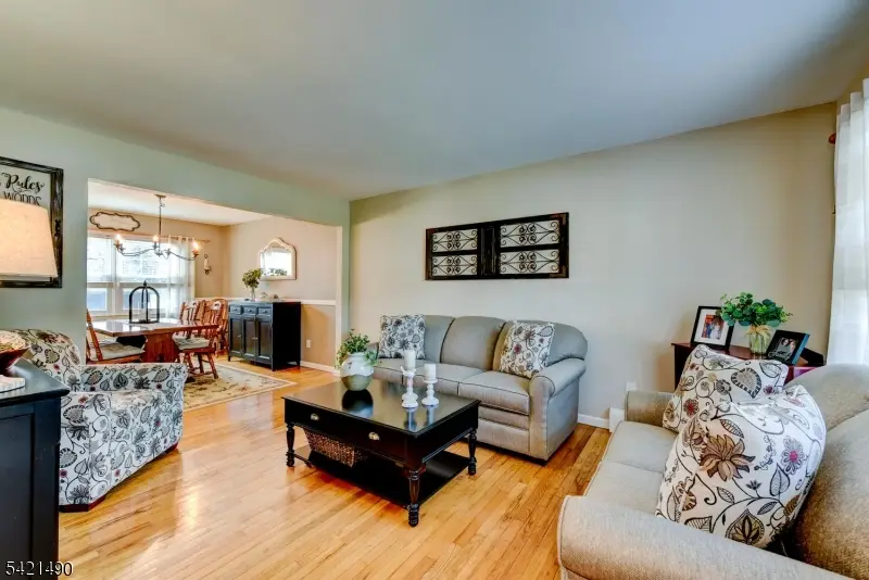 8 Loretta Ln, Oak Ridge, NJ 07438 - #3