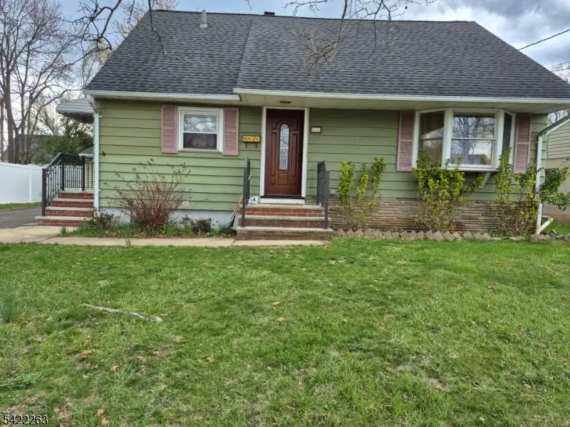 66 Independence Dr, Roselle, NJ 07203 - #1