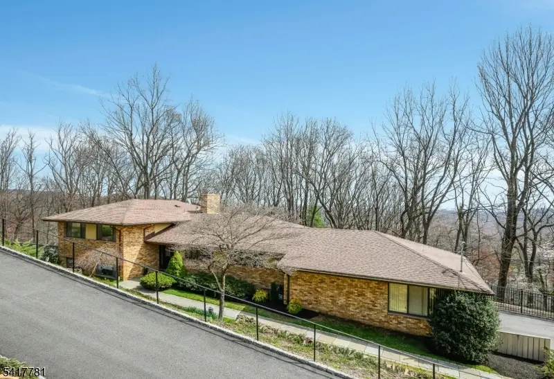 6 Lynnfield Dr, Morris, NJ 07960 - #1