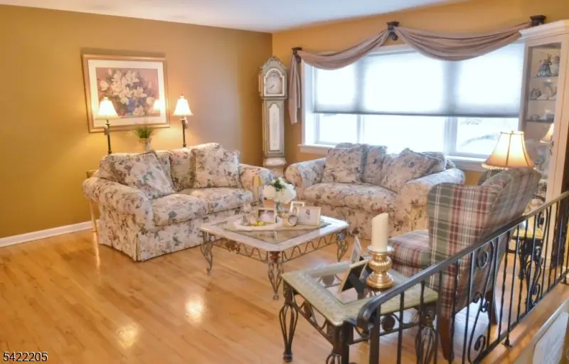 29 Hugenot St, East Hanover, NJ 07936 - #2