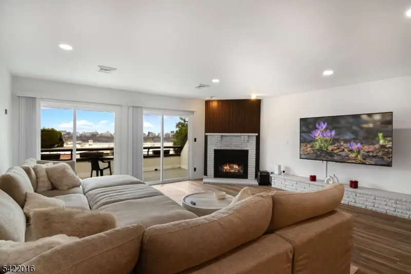 300 Gorge Rd #36, Cliffside Park, NJ 07010 - #1