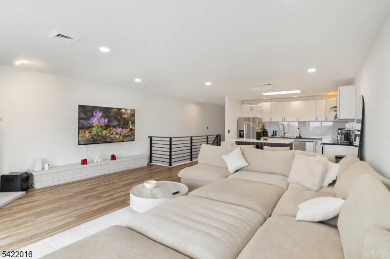 300 Gorge Rd #36, Cliffside Park, NJ 07010 - #3