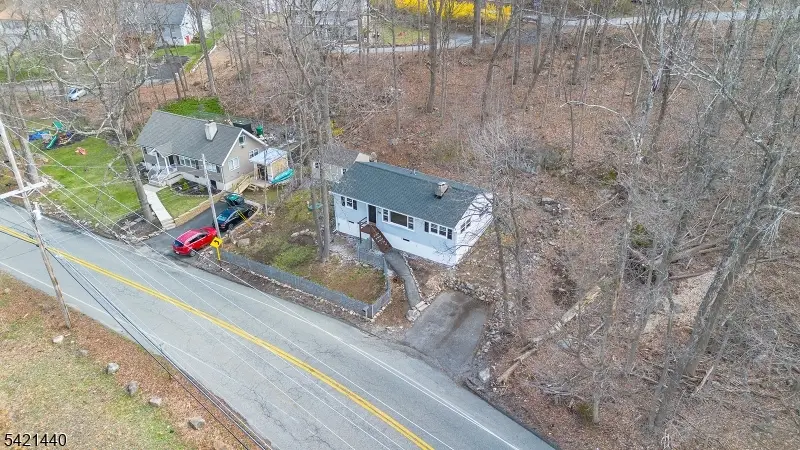 67 Breakneck Rd, Highland Lakes, NJ 07422 - #2