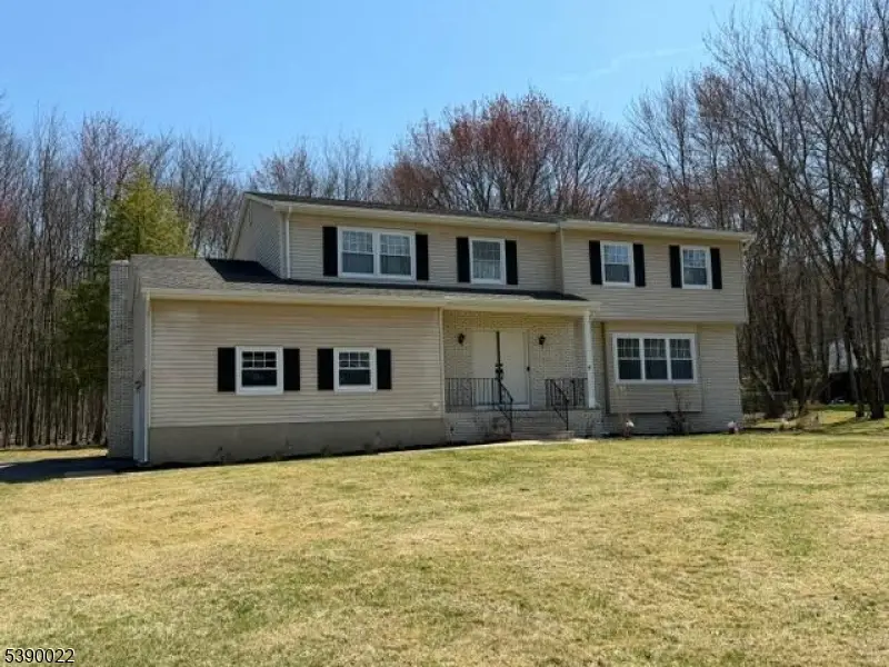 4 Parkview Dr, Succasunna, NJ 07876 - #1