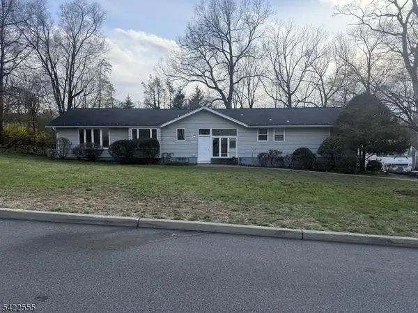 106 Dogwood Dr, Oakland Boro, NJ 07436