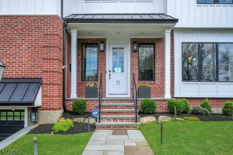 11 Brantwood Dr, Summit, NJ 07901 - #2