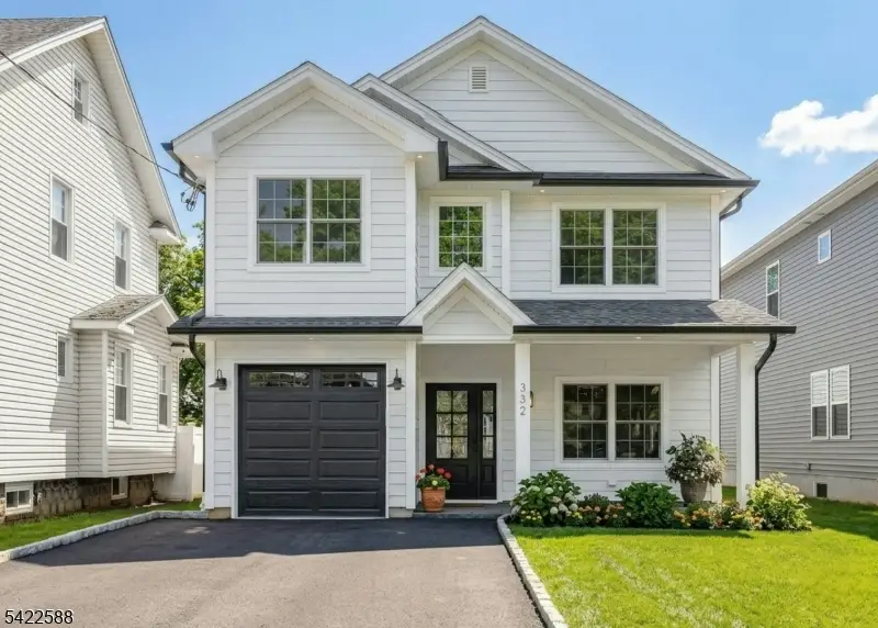 332 Pershing Ave, Roselle Park, NJ 07204 - #1