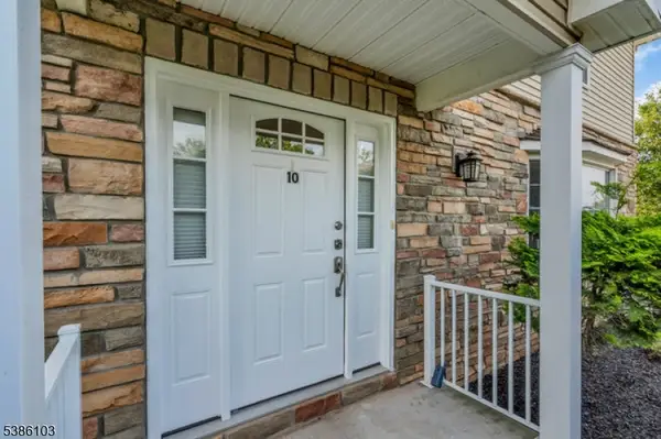 10 Harvey Ct, Clark Twp., NJ 07066