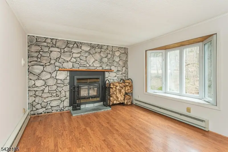 4 Rocky Way, Hampton, NJ 07860 - #3