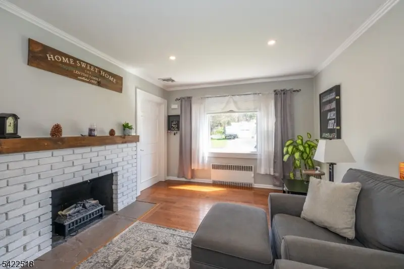 19 Bond Pl, West Caldwell, NJ 07006 - #3