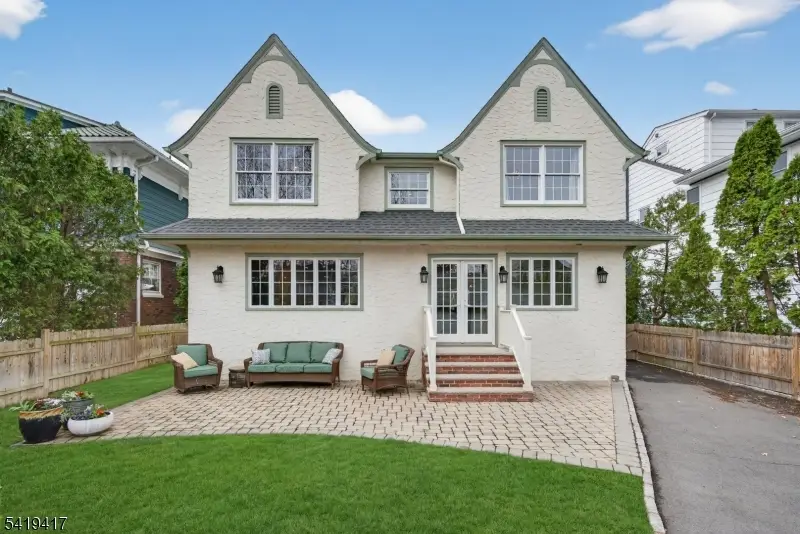 20 Parkview Dr, Millburn, NJ 07041 - #1