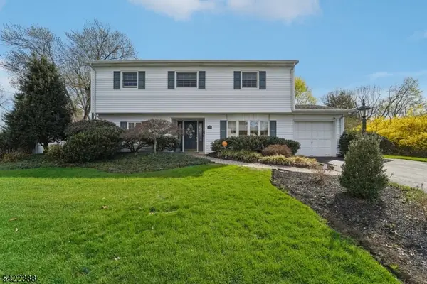 15 Ella Ln, Wayne Twp., NJ 07470