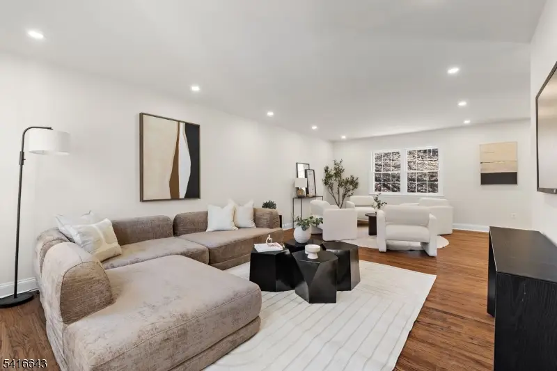 10 Robert Ct, Verona, NJ 07044 - #3