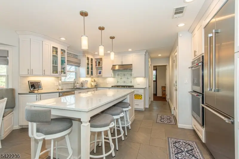 17 Longfellow Dr, Succasunna, NJ 07876 - #3