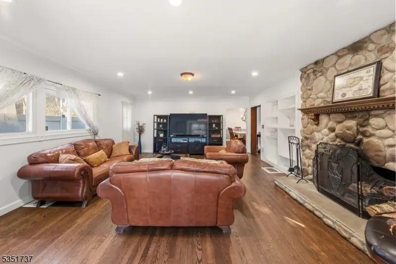 426 Walnut St, Roselle, NJ 07203 - #3