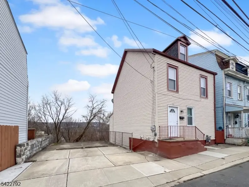214 Washington St, Phillipsburg, NJ 08865 - #1