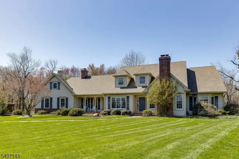 971 Nepawin Ln, Scotch Plains, NJ 07076 - #1