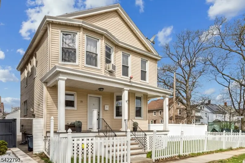 21 Ellington St, East Orange, NJ 07017 - #1