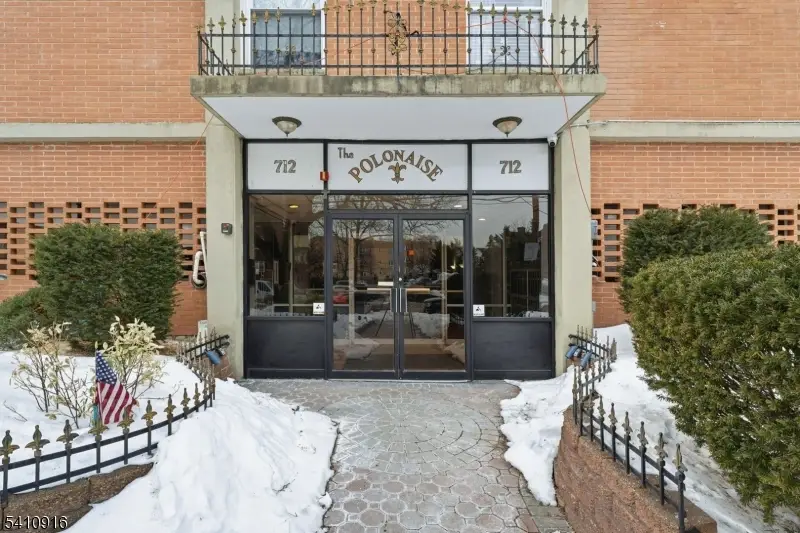 712 N Broad St #3C, Elizabeth, NJ 07208 - #2