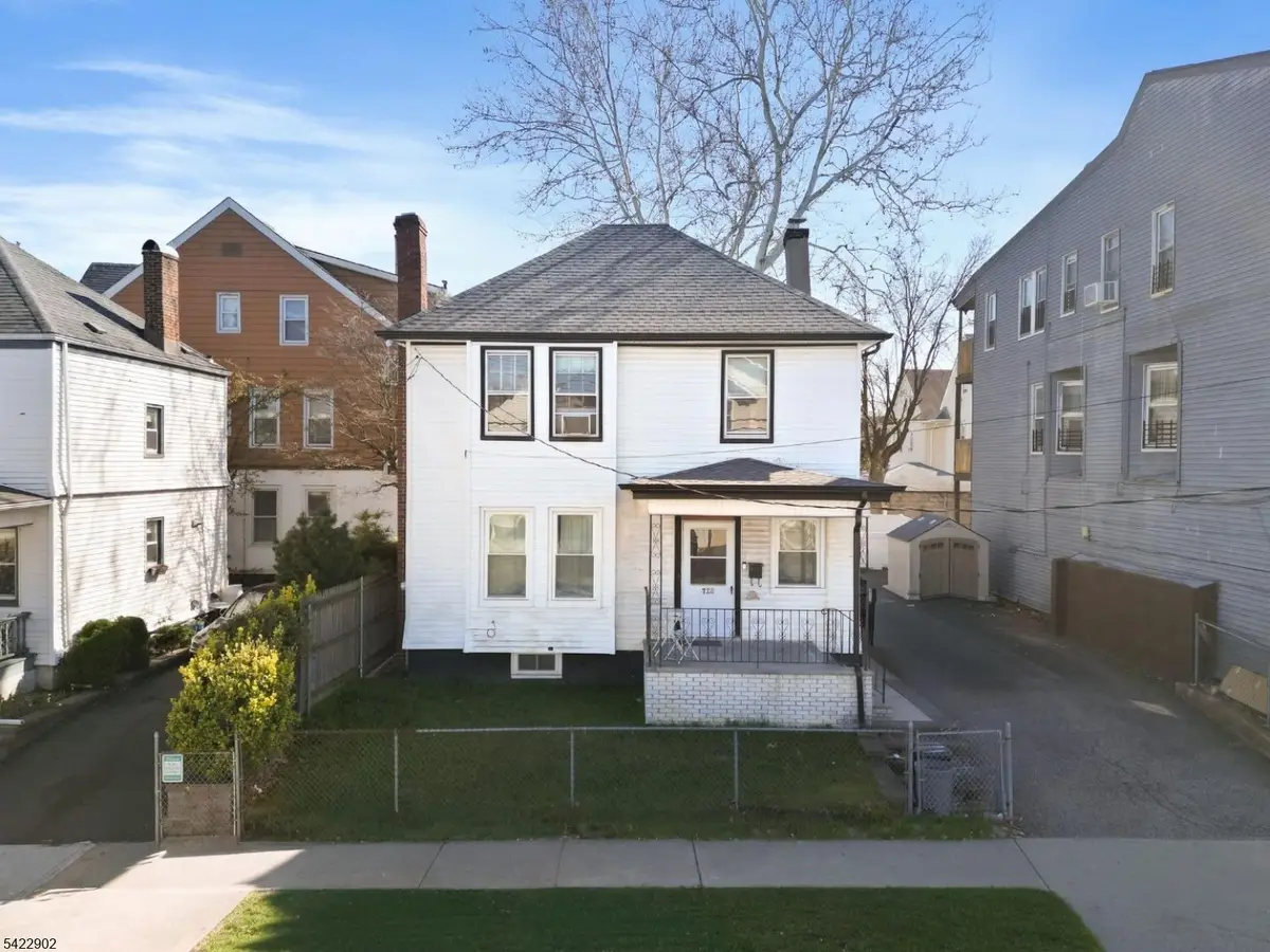 726 14th Ave, Paterson, NJ 07504 - #1