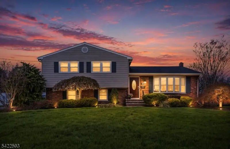 46 Surrey Road, Clark, NJ 07066 - #2