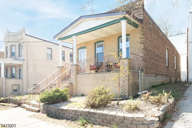 449 Keene St, Perth Amboy, NJ 08861 - #1