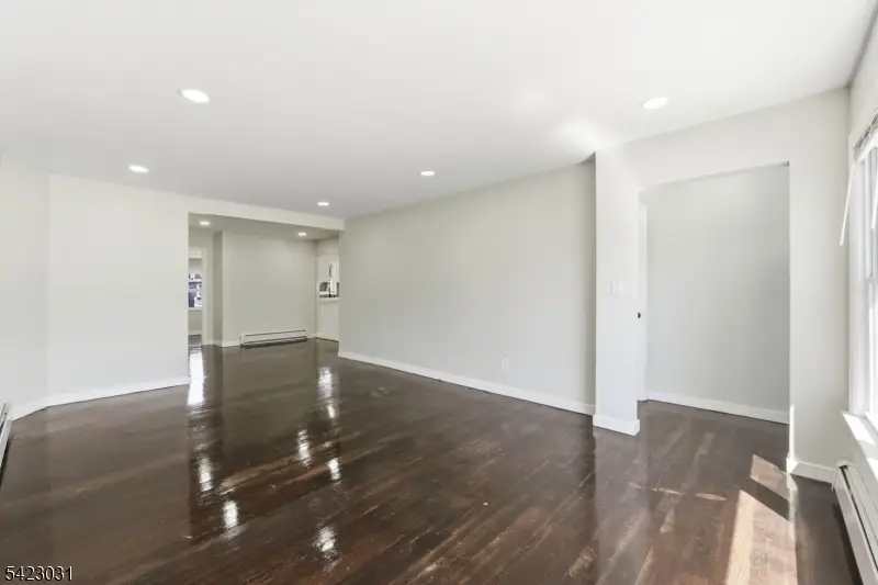 325 Schley St, Newark, NJ 07112 - #3