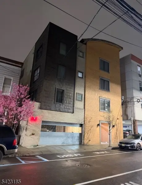 211 40th St #3C, Union City, NJ 07087 - #1