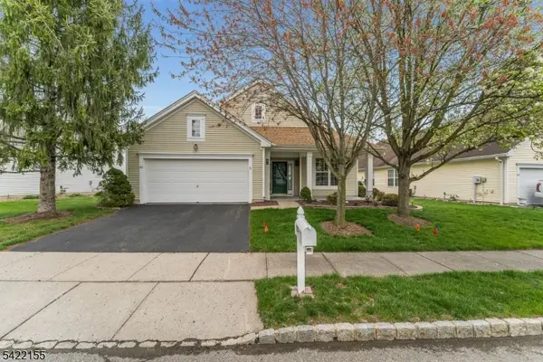 107 Kensington Cir, White Twp., NJ 07823