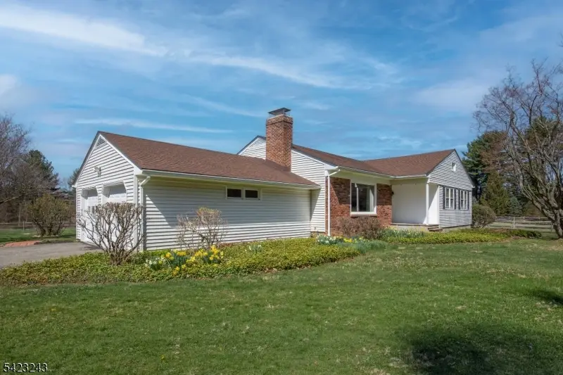 1 Scarlet Oak Rd, Tewksbury, NJ 07830 - #3