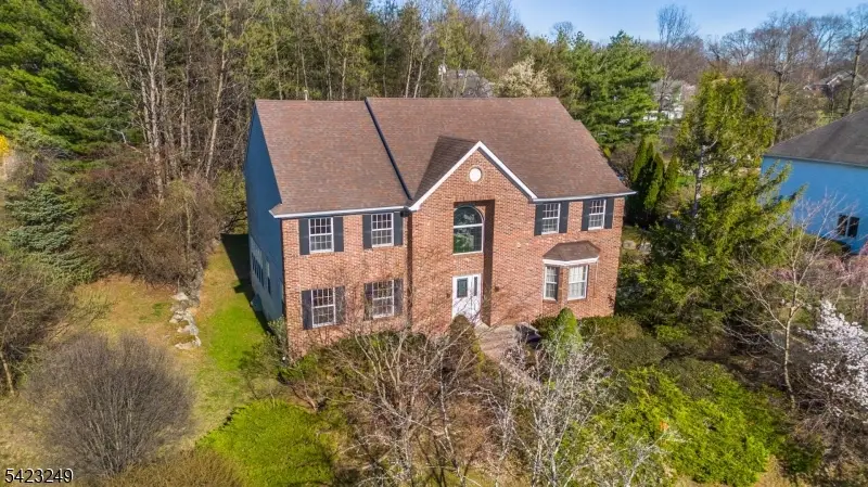 10 Pierson Ct, Mahwah, NJ 07430 - #1