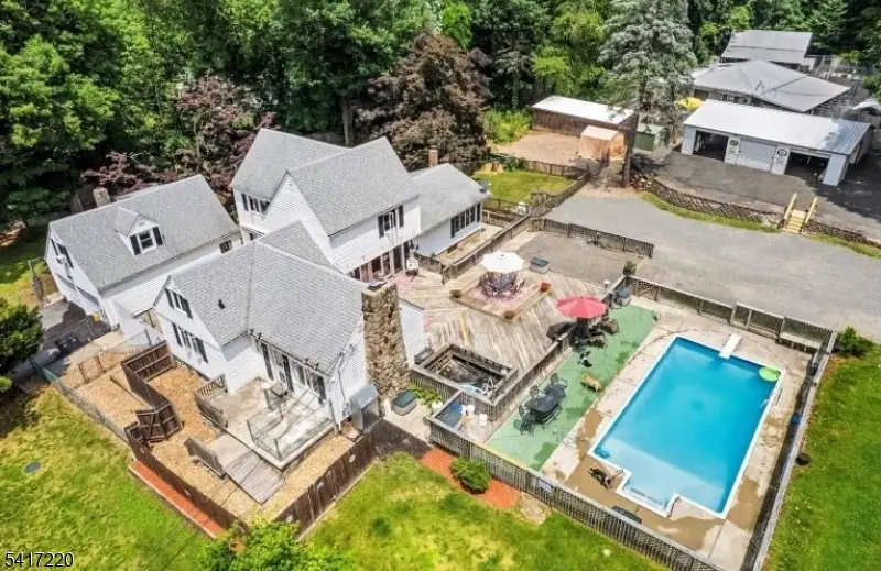 8 Stonehedge Ln, Lake Mohawk, NJ 07821 - #1