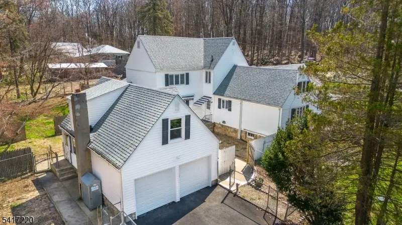 8 Stonehedge Ln, Lake Mohawk, NJ 07821 - #2