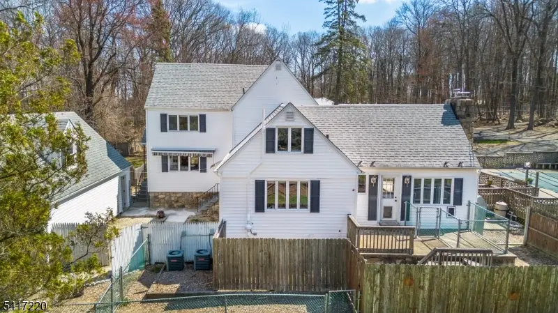 8 Stonehedge Ln, Lake Mohawk, NJ 07821 - #3