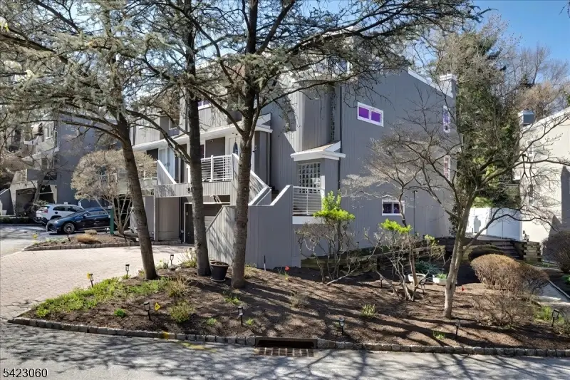 376 Kenwood St #9, Englewood, NJ 07631 - #3