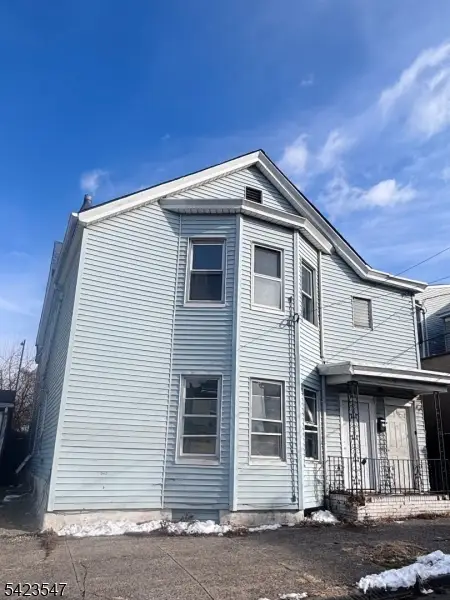 9 Sparrow St, Paterson, NJ 07524 - #1