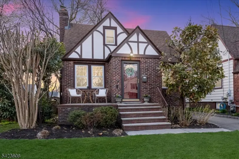 111 Columbia Ave, Cranford, NJ 07016 - #1