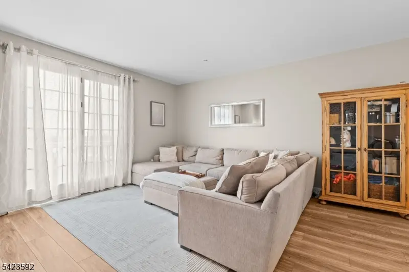 100-31 Shearwater Ct #31, Jersey City, NJ 07305 - #3