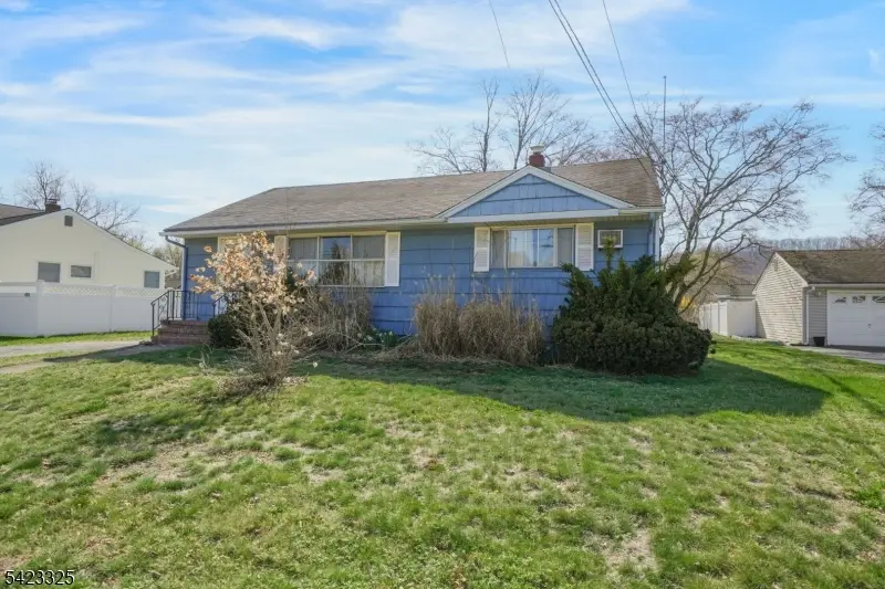 25 Stiles Ct, Pompton Lakes, NJ 07442 - #2