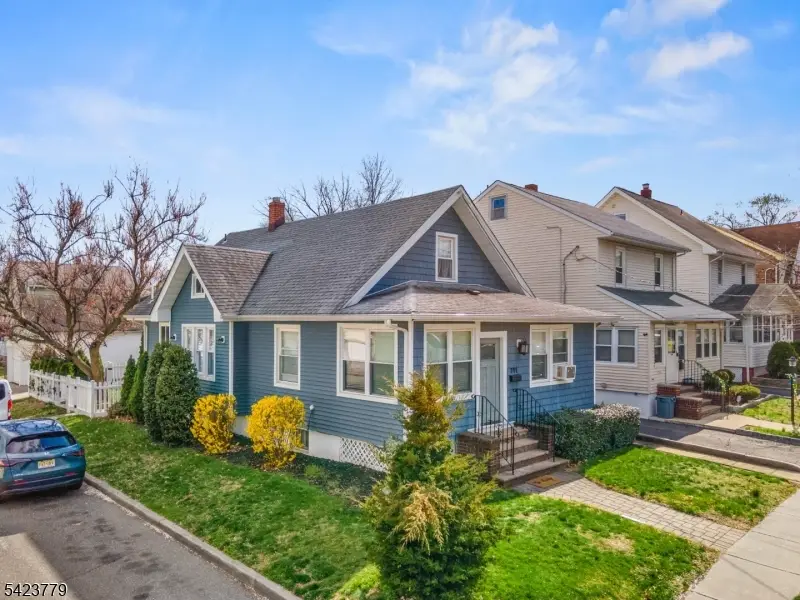 191 E 9th St, Clifton, NJ 07011 - #2