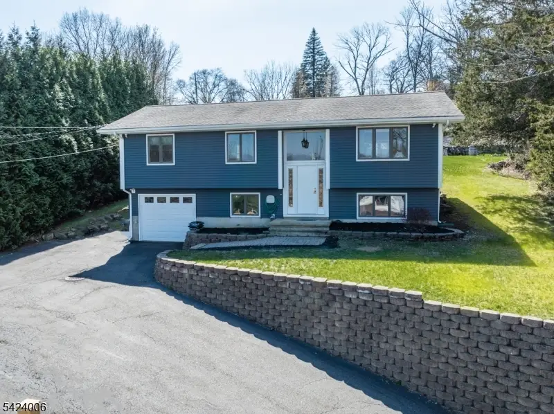 19 Valley Dr W, Glenwood, NJ 07418 - #2