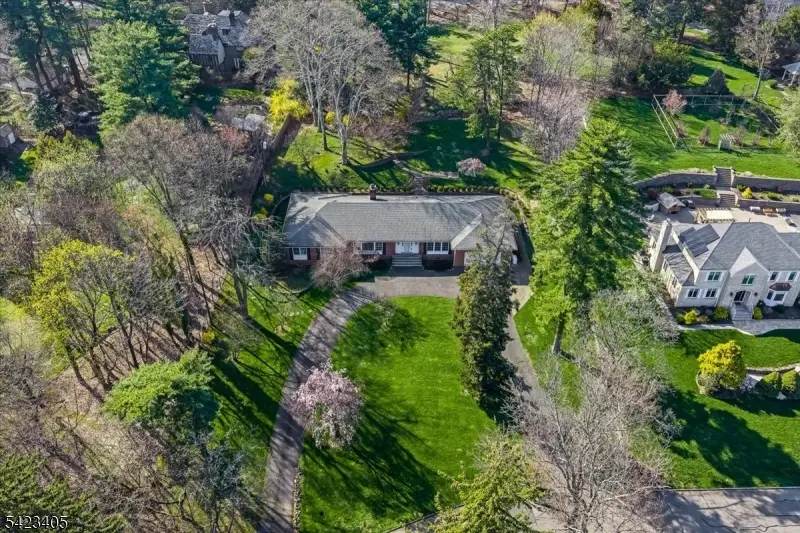 5 Edgehill Rd, Llewellyn Park, NJ 07052 - #2