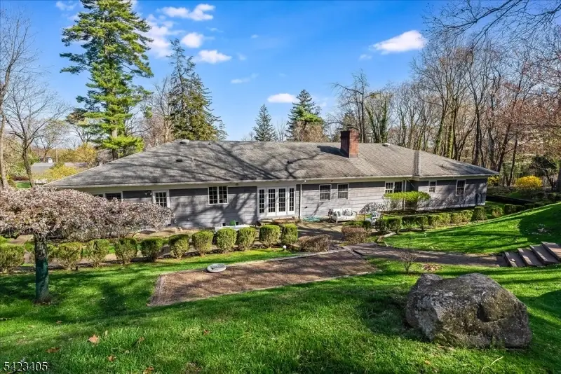 5 Edgehill Rd, Llewellyn Park, NJ 07052 - #3