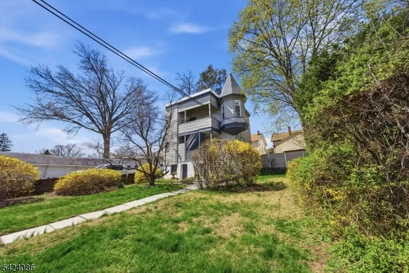 27 Longview St, West Orange, NJ 07052 - #3