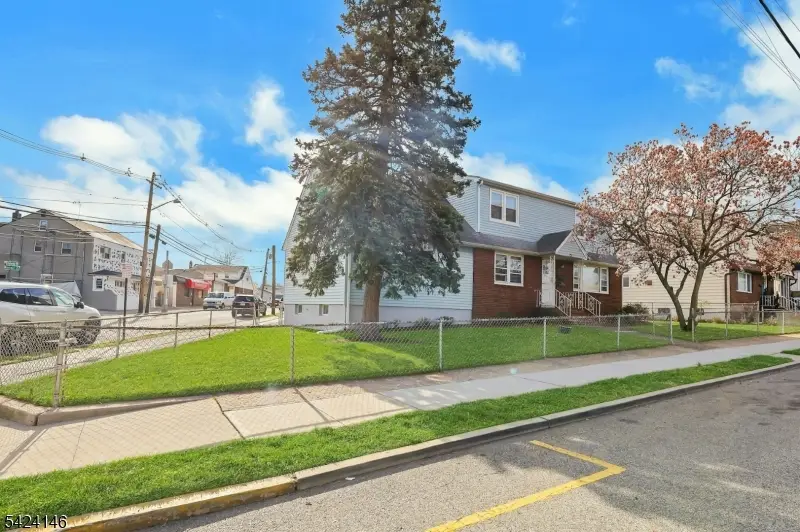 264 Lincoln Pl, Garfield, NJ 07026 - #1