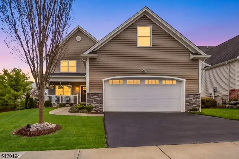 2 Bluffs Ct, Hamburg, NJ 07419 - #2